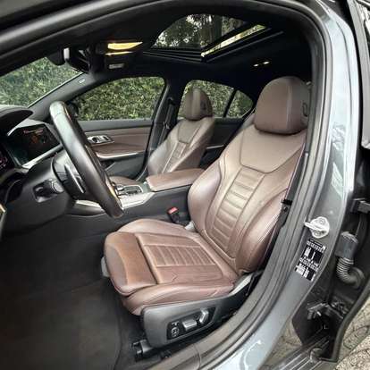 BMW-320i-2021