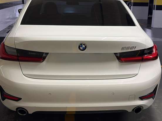BMW-320i-2019