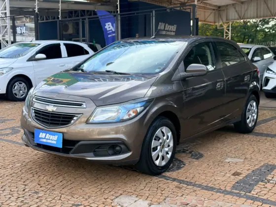 CHEVROLET ONIX 1.4 MPFI LT 8V FLEX 4P AUTOMÁTICO CHEVROLET ONIX 1.4 MPFI LT 8V FLEX 4P AUTOMÁTICO
