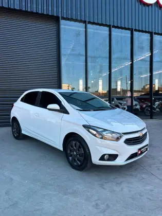 CHEVROLET ONIX 1.4 MPFI LT 8V FLEX 4P MANUAL CHEVROLET ONIX 1.4 MPFI LT 8V FLEX 4P MANUAL