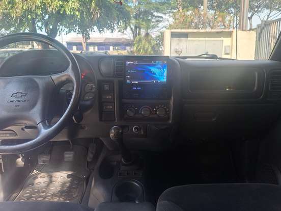 CHEVROLET-BLAZER-2.4 MPFI ADVANTAGE 4X2 8V GASOLINA 4P MANUAL CHEVROLET-BLAZER-2005