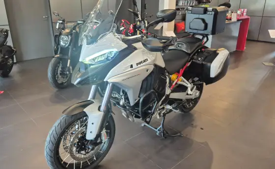 DUCATI MULTISTRADA 1200 V4 S DUCATI MULTISTRADA 1200 V4 S