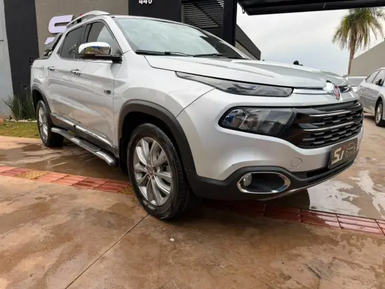 FIAT TORO 2.0 16V TURBO DIESEL RANCH 4WD AT9 FIAT TORO 2.0 16V TURBO DIESEL RANCH 4WD AT9