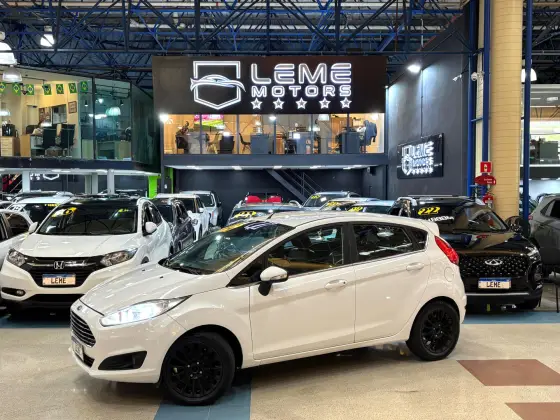 FORD FIESTA 1.6 TITANIUM HATCH 16V FLEX 4P AUTOMÁTICO FORD FIESTA 1.6 TITANIUM HATCH 16V FLEX 4P AUTOMÁTICO