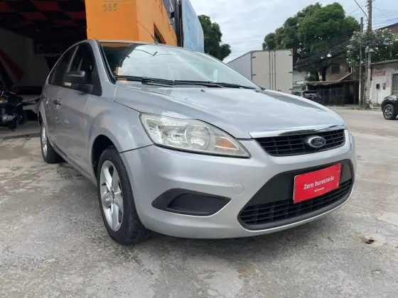 FORD FOCUS 1.6 8V GASOLINA 4P MANUAL FORD FOCUS 1.6 8V GASOLINA 4P MANUAL