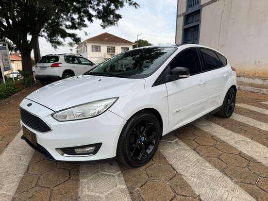 FORD-FOCUS-1.6 SE 16V FLEX 4P POWERSHIFT FORD-FOCUS-2015
