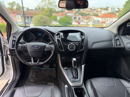 FORD-FOCUS-1.6 SE 16V FLEX 4P POWERSHIFT FORD-FOCUS-2015