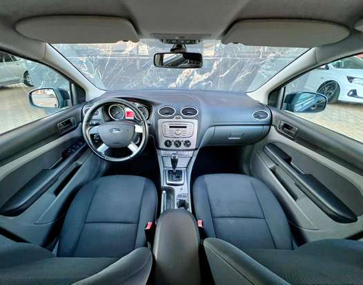 FORD-FOCUS-2011