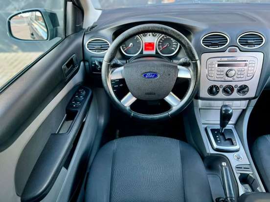 FORD-FOCUS-2011
