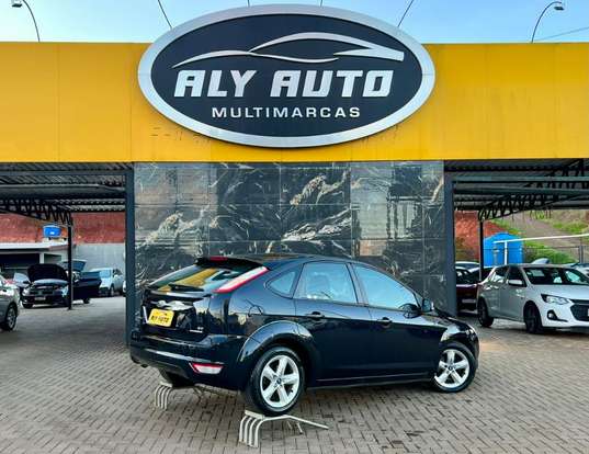 FORD-FOCUS-2011