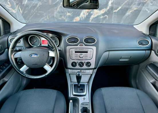 FORD-FOCUS-2011