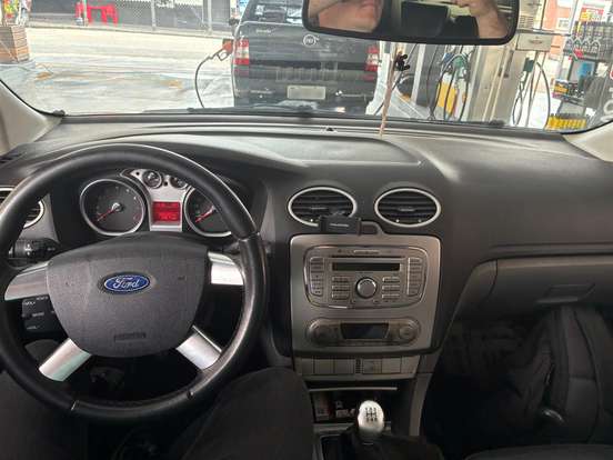 FORD-FOCUS-2011