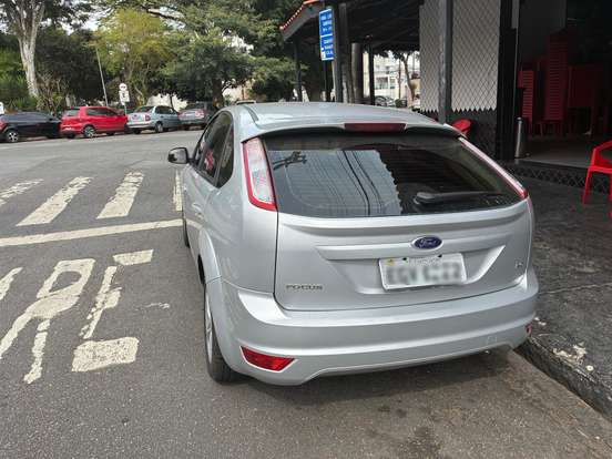 FORD-FOCUS-2011