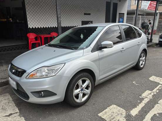 FORD-FOCUS-2011