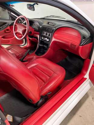 FORD-MUSTANG-1995