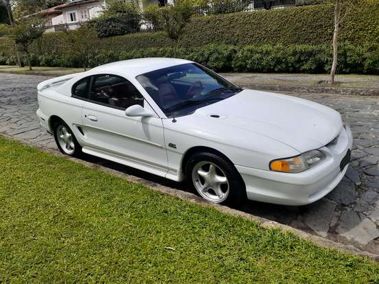 FORD-MUSTANG-1995