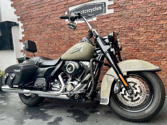 HARLEY-DAVIDSON-ROAD KING CLASSIC HARLEY-DAVIDSON-ROAD KING CLASSIC-2010