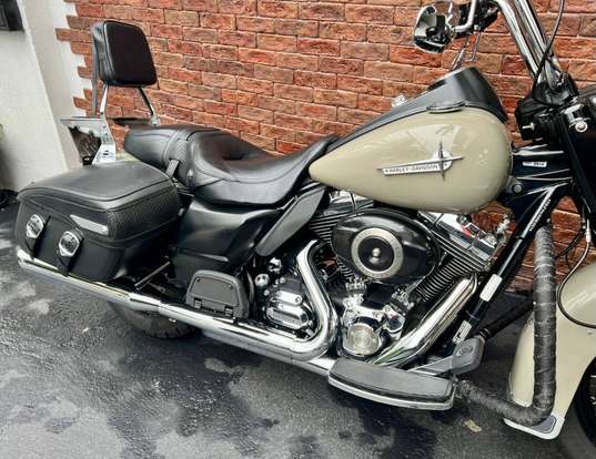 HARLEY-DAVIDSON-ROAD KING CLASSIC-2010