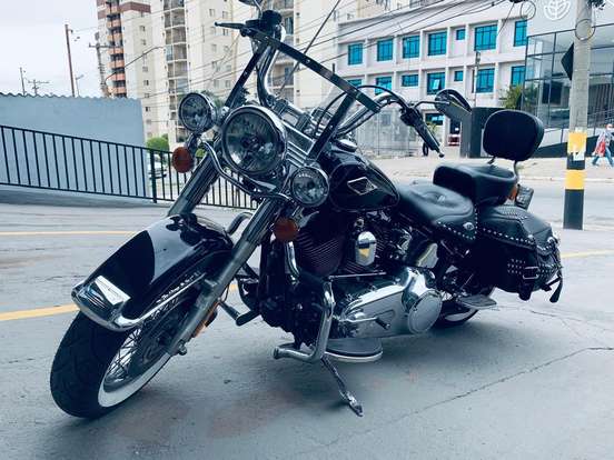 HARLEY-DAVIDSON-SOFTAIL HERITAGE CLASSIC-2011