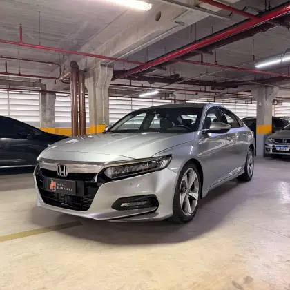 HONDA ACCORD 2.0 VTEC TURBO GASOLINA TOURING 10AT HONDA ACCORD 2.0 VTEC TURBO GASOLINA TOURING 10AT