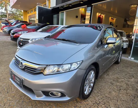 HONDA CIVIC 1.8 LXL SE 16V FLEX 4P AUTOMÁTICO HONDA CIVIC 1.8 LXL SE 16V FLEX 4P AUTOMÁTICO