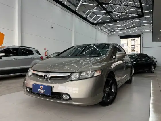 HONDA CIVIC 1.8 LXS 16V FLEX 4P AUTOMÁTICO