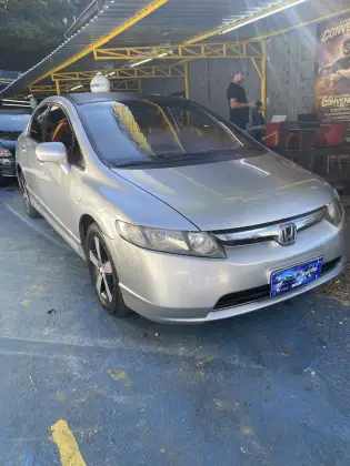 HONDA CIVIC 1.8 LXS 16V FLEX 4P AUTOMÁTICO HONDA CIVIC 1.8 LXS 16V FLEX 4P AUTOMÁTICO