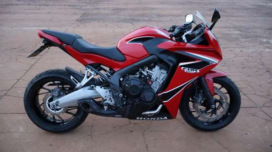 HONDA-CBR 650F-2015