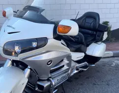 HONDA GL 1800 GOLD WING HONDA GL 1800 GOLD WING