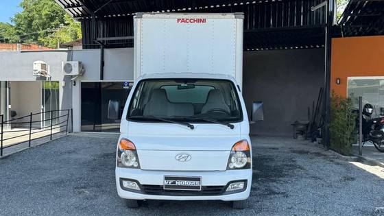 HYUNDAI HR 2.5 LONGO SEM CAÇAMBA 4X2 16V 130CV TURBO INTERCOOLER DIESEL 2P MANUAL