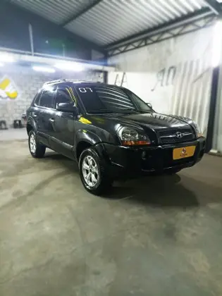 HYUNDAI TUCSON 2.0 MPFI GL 16V 142CV 2WD GASOLINA 4P AUTOMÁTICO