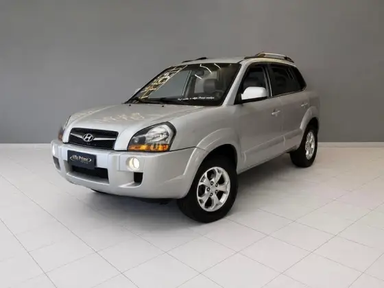 HYUNDAI TUCSON 2.0 MPFI GLS 16V 143CV 2WD FLEX 4P AUTOMÁTICO HYUNDAI TUCSON 2.0 MPFI GLS 16V 143CV 2WD FLEX 4P AUTOMÁTICO