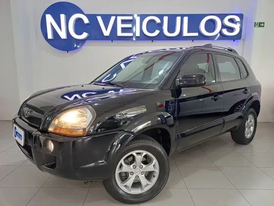 HYUNDAI TUCSON 2.0 MPFI GLS 16V 143CV 2WD GASOLINA 4P AUTOMÁTICO HYUNDAI TUCSON 2.0 MPFI GLS 16V 143CV 2WD GASOLINA 4P AUTOMÁTICO