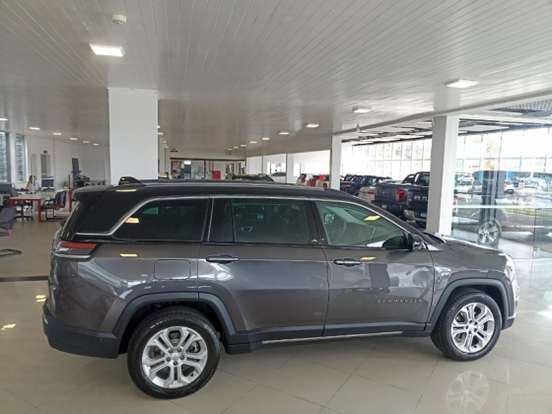 JEEP-COMMANDER-2024