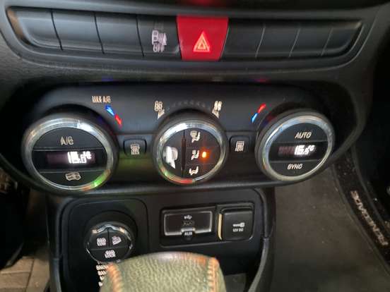 JEEP-RENEGADE-2016