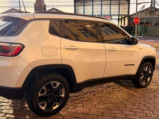 JEEP-COMPASS-2.0 16V DIESEL TRAILHAWK 4X4 AUTOMÁTICO JEEP-COMPASS-2017