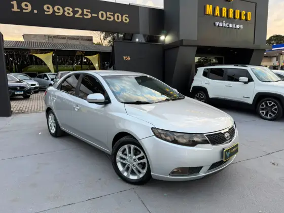 KIA CERATO 1.6 EX3 SEDAN 16V GASOLINA 4P AUTOMÁTICO KIA CERATO 1.6 EX3 SEDAN 16V GASOLINA 4P AUTOMÁTICO