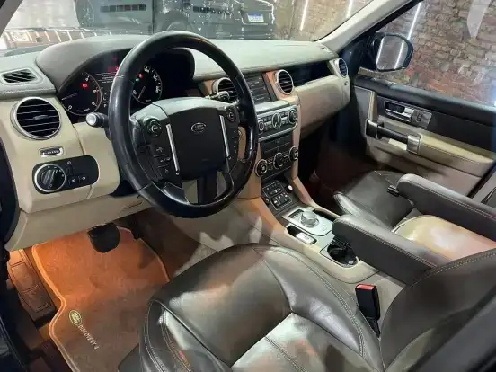 LAND ROVER-DISCOVERY-3.0 HSE SDV6 4X4 TURBO DIESEL INTERCOOLER 4P AUTOMÁTICO LAND ROVER-DISCOVERY-2014