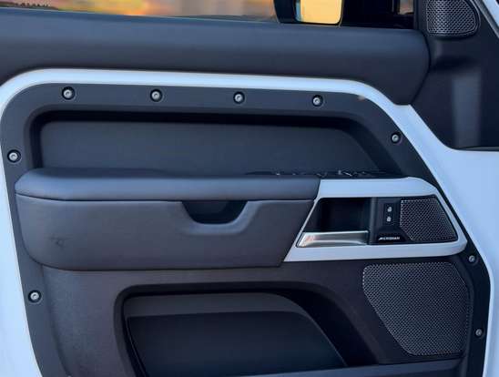 LAND ROVER-DEFENDER-2023