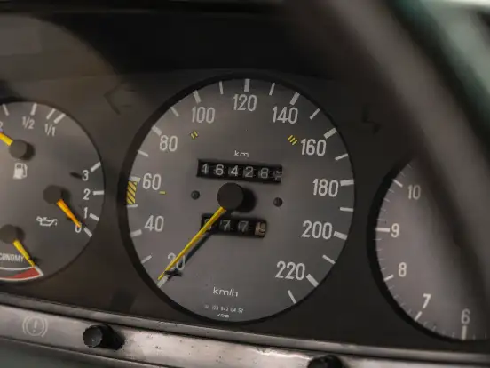 MERCEDES-BENZ-280 E-1983