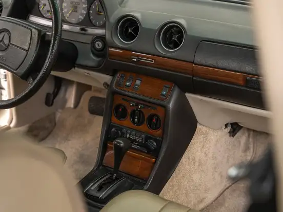 MERCEDES-BENZ-280 E-1983