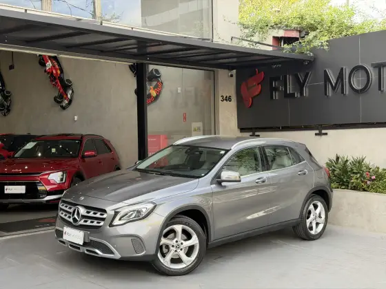 MERCEDES-BENZ GLA 200 1.6 CGI FLEX ADVANCE 7G-DCT