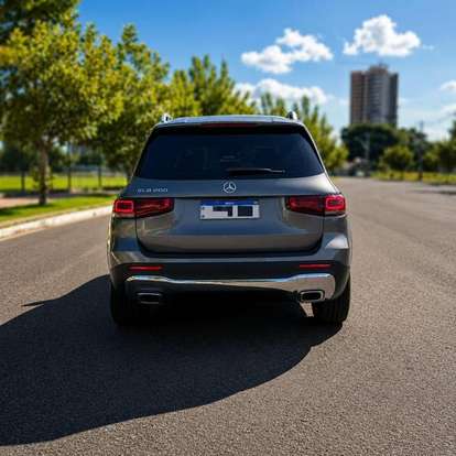 MERCEDES-BENZ-GLB 200-2022