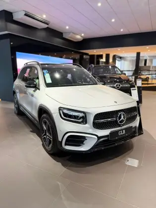 MERCEDES-BENZ GLB 220 2.0 MHEV AMG LINE 4MATIC 8G-DCT MERCEDES-BENZ GLB 220 2.0 MHEV AMG LINE 4MATIC 8G-DCT