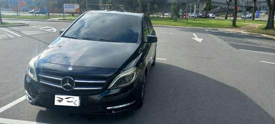 MERCEDES-BENZ-B 200-2012