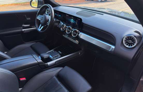 MERCEDES-BENZ-GLB 200-2021