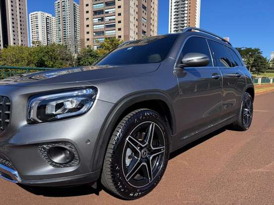 MERCEDES-BENZ-GLB 200-2021