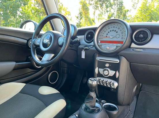 MINI-COOPER-2009