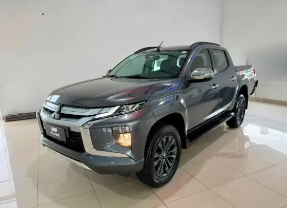 MITSUBISHI L200 TRITON 2.4 16V TURBO DIESEL SPORT HPE-S CD 4P 4X4 AUTOMÁTICO