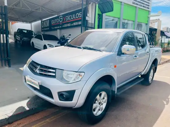 MITSUBISHI-L200 TRITON-2.4 HLS 4X2 CD 16V FLEX 4P MANUAL MITSUBISHI-L200 TRITON-2013